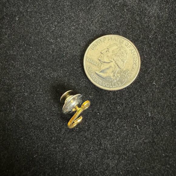 Vintage Gold tone Fishing Hook Fisherman Angler‎ Tie Tack Pin Brooch Lapel Pin - Picture 3 of 6